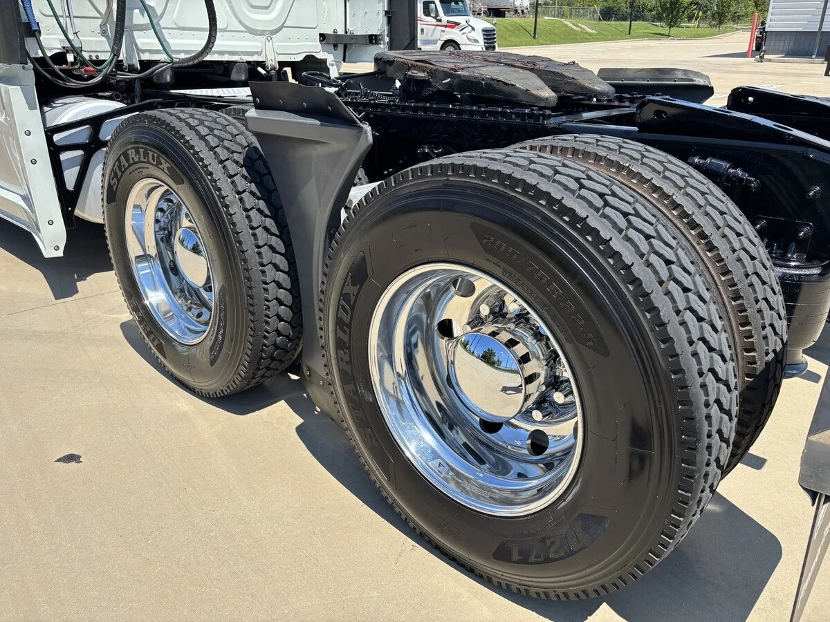 2022 Freightliner Cascadia — photo 18