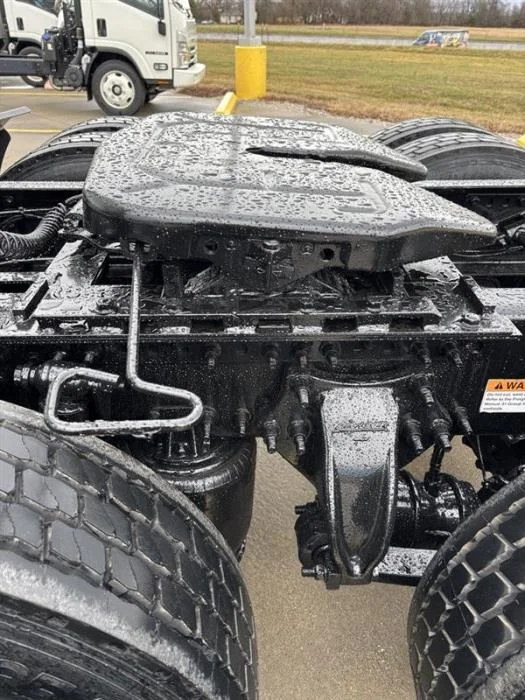 2023 Freightliner Cascadia - image 10