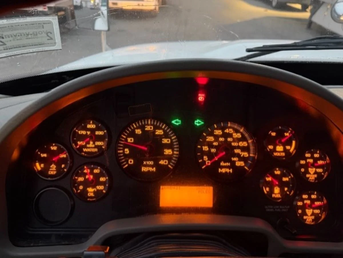 2019 International 4300 in Farmingdale, NY — photo 10