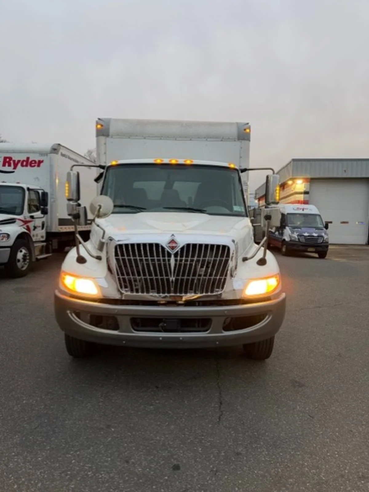 2019 International 4300 in Farmingdale, NY — photo 2