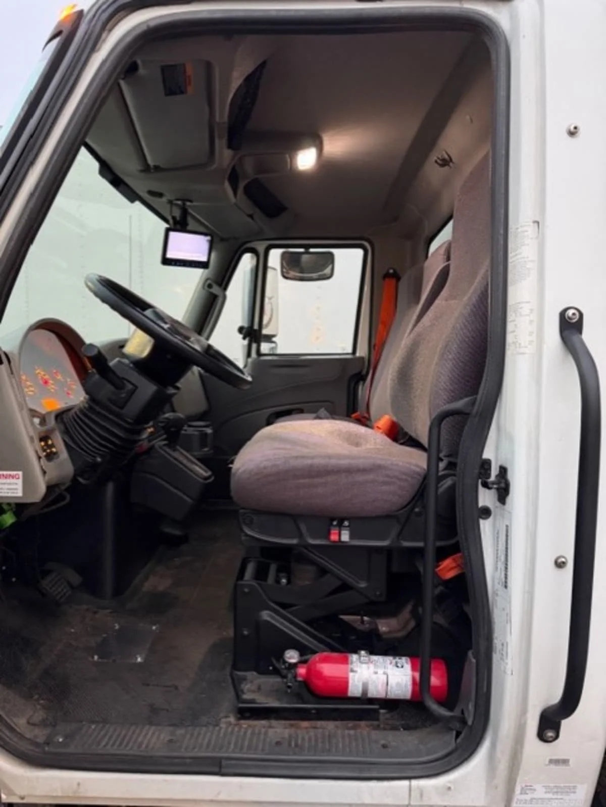 2019 International 4300 in Farmingdale, NY — photo 7