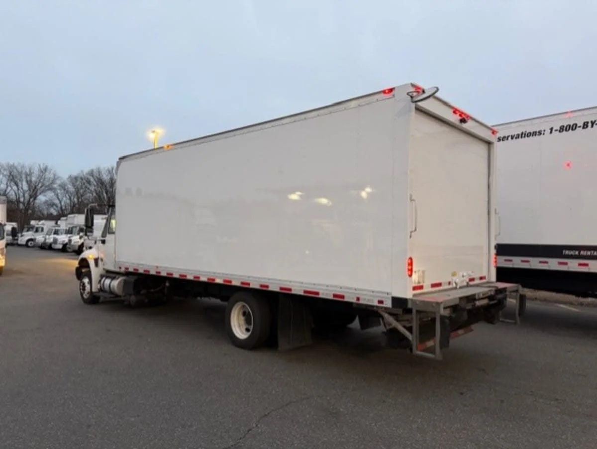 2019 International 4300 in Farmingdale, NY — photo 6