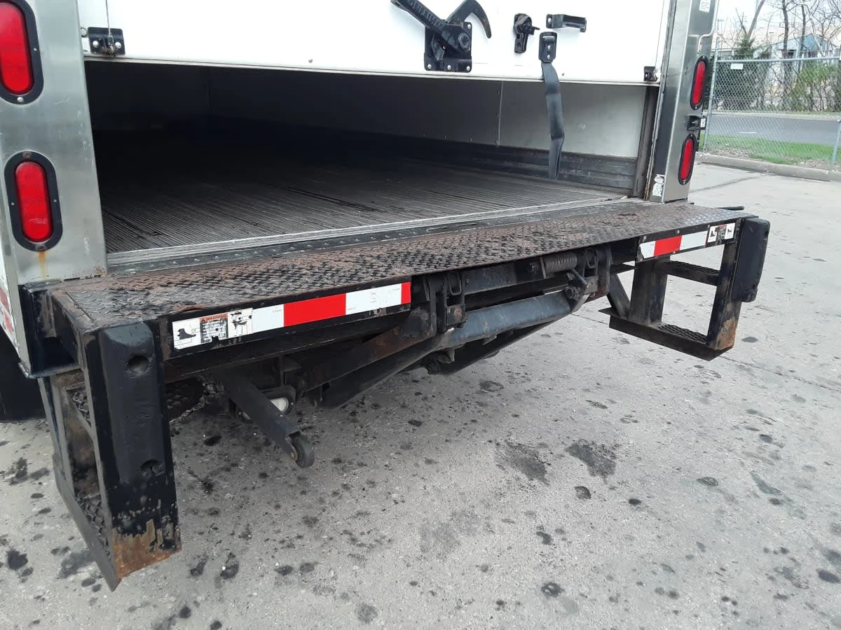 2016 Isuzu NPR - image 7