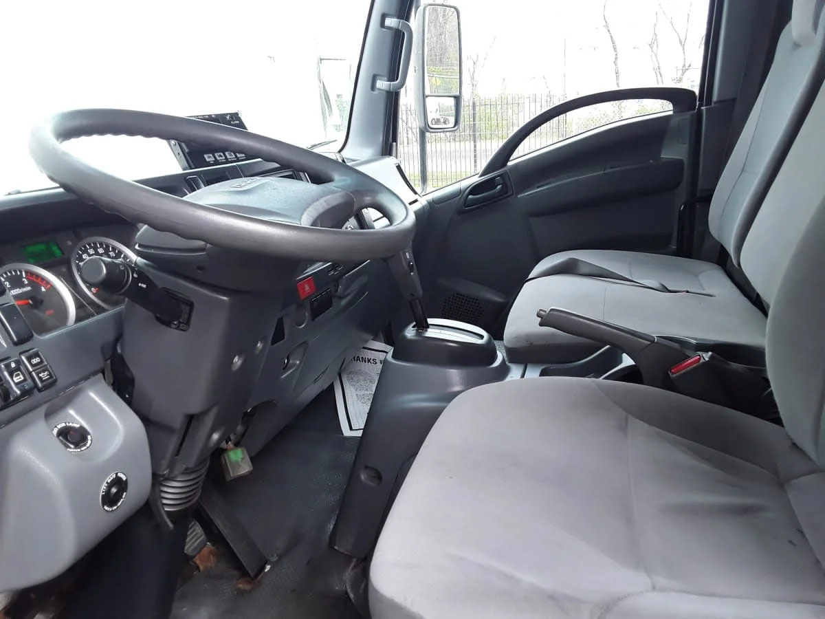 2016 Isuzu NPR - image 10