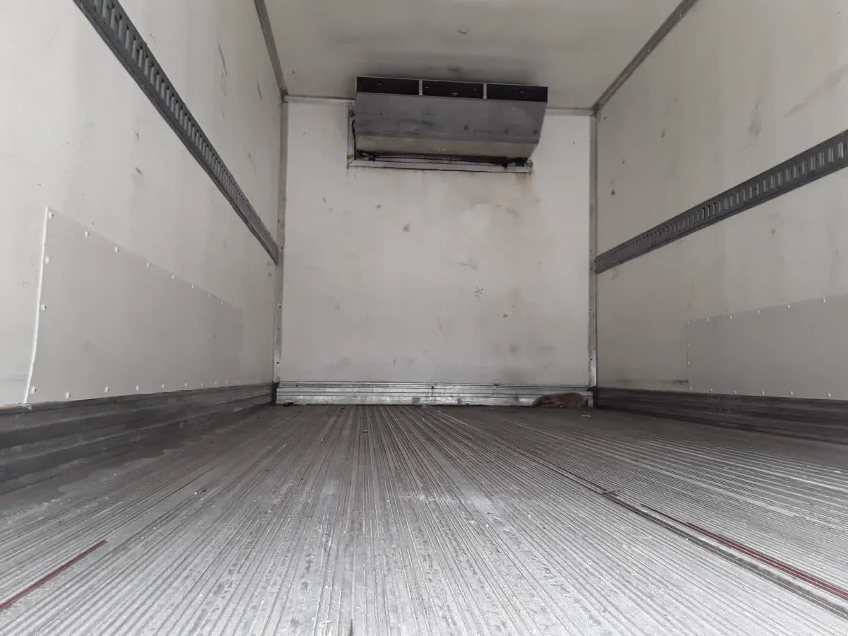 2016 Isuzu NPR - image 8