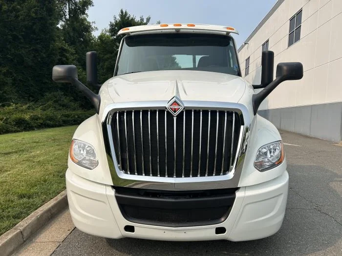 2024 International LT — photo 3