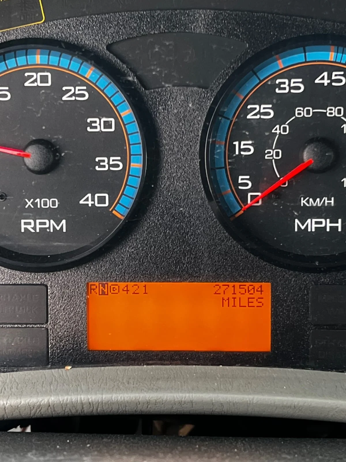 2017 International 4300 - image 7