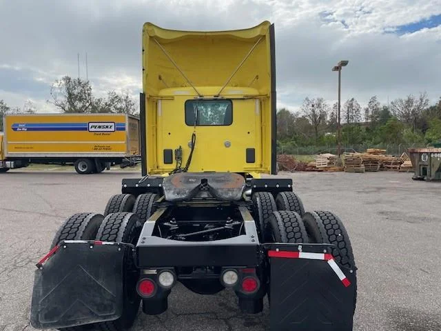 2021 Peterbilt 579 - image 5