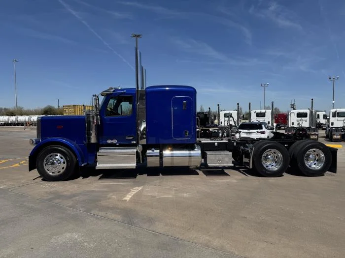 2027 Peterbilt 589 - image 4