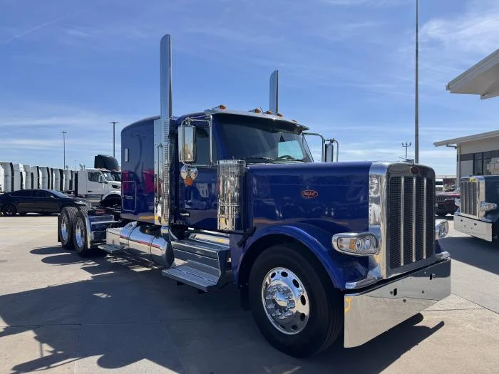 2027 Peterbilt 589 - image 7