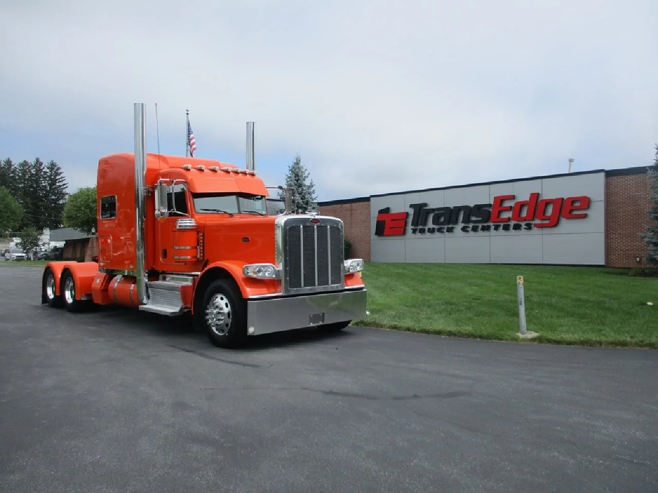 2023 Peterbilt 389