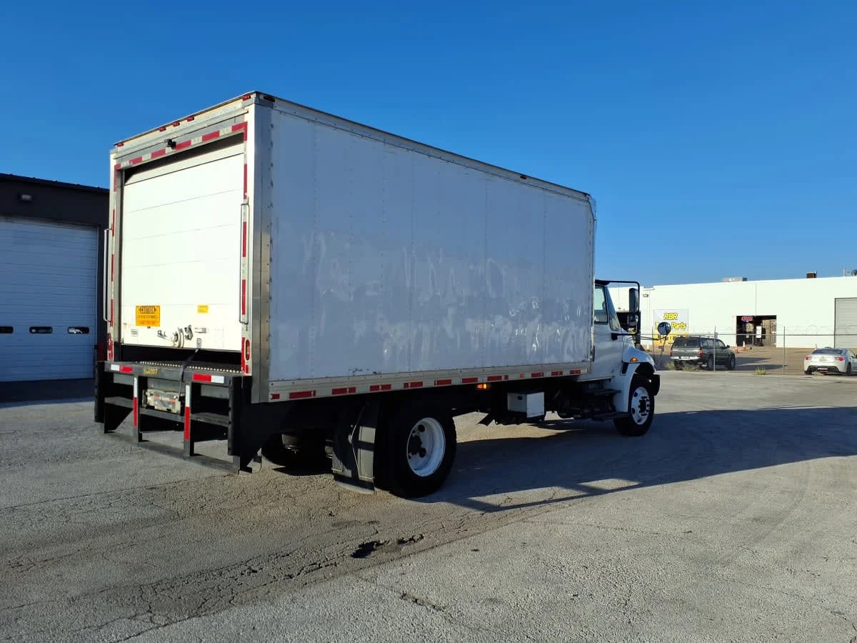 2019 International 4300 in Fort Worth, TX — photo 4