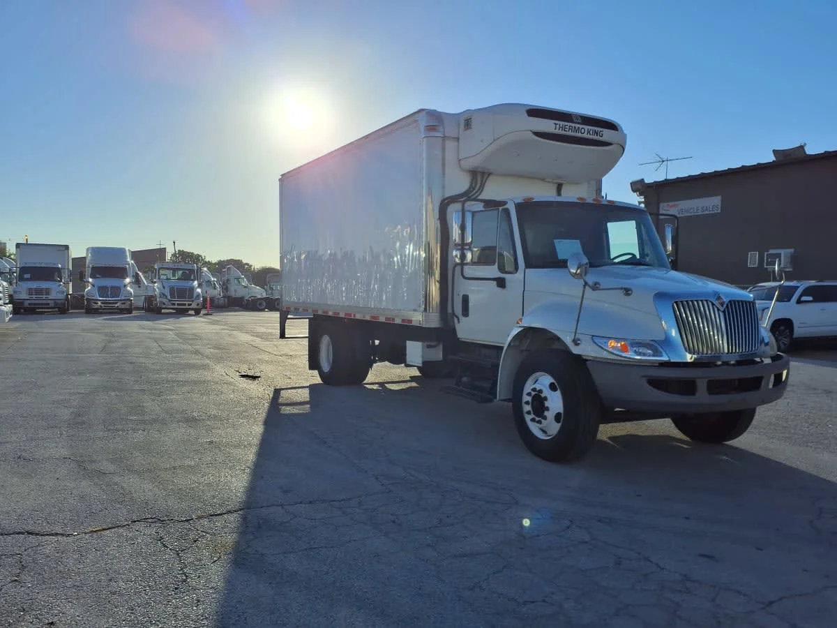 2019 International 4300 in Fort Worth, TX — photo 3