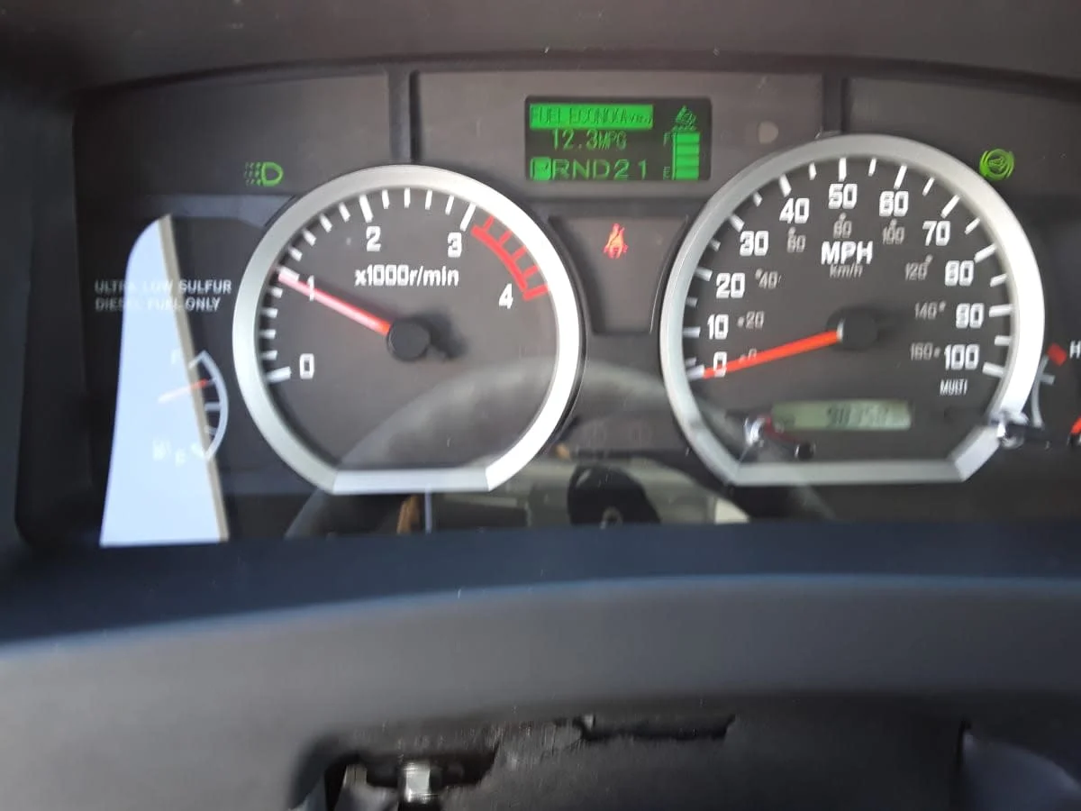 2019 Isuzu NPR - image 10