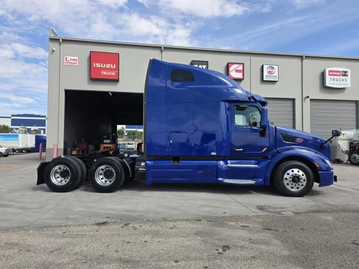 2022 Peterbilt 579 in El Paso, TX — photo 5