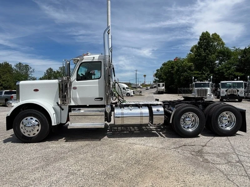 2027 Peterbilt 589 in Baltimore, MD — photo 5