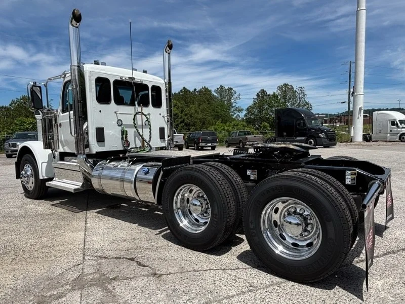 2027 Peterbilt 589 in Baltimore, MD — photo 11