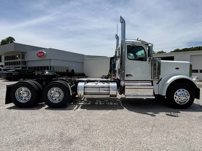 2027 Peterbilt 589 in Baltimore, MD — photo 6