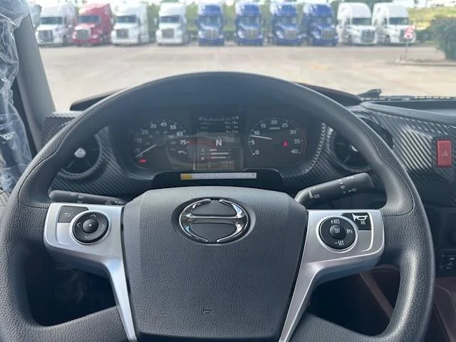 2025 Hino L6 - image 13