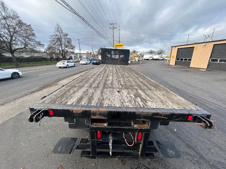 2019 Freightliner 114SD - image 10