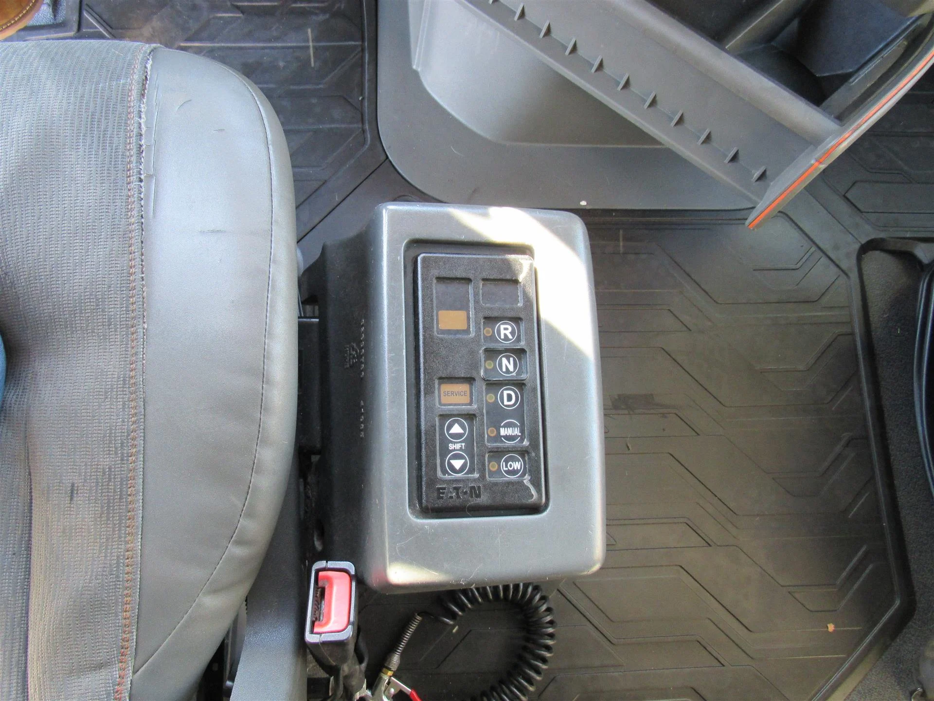 2020 Volvo VNL 860 - image 15