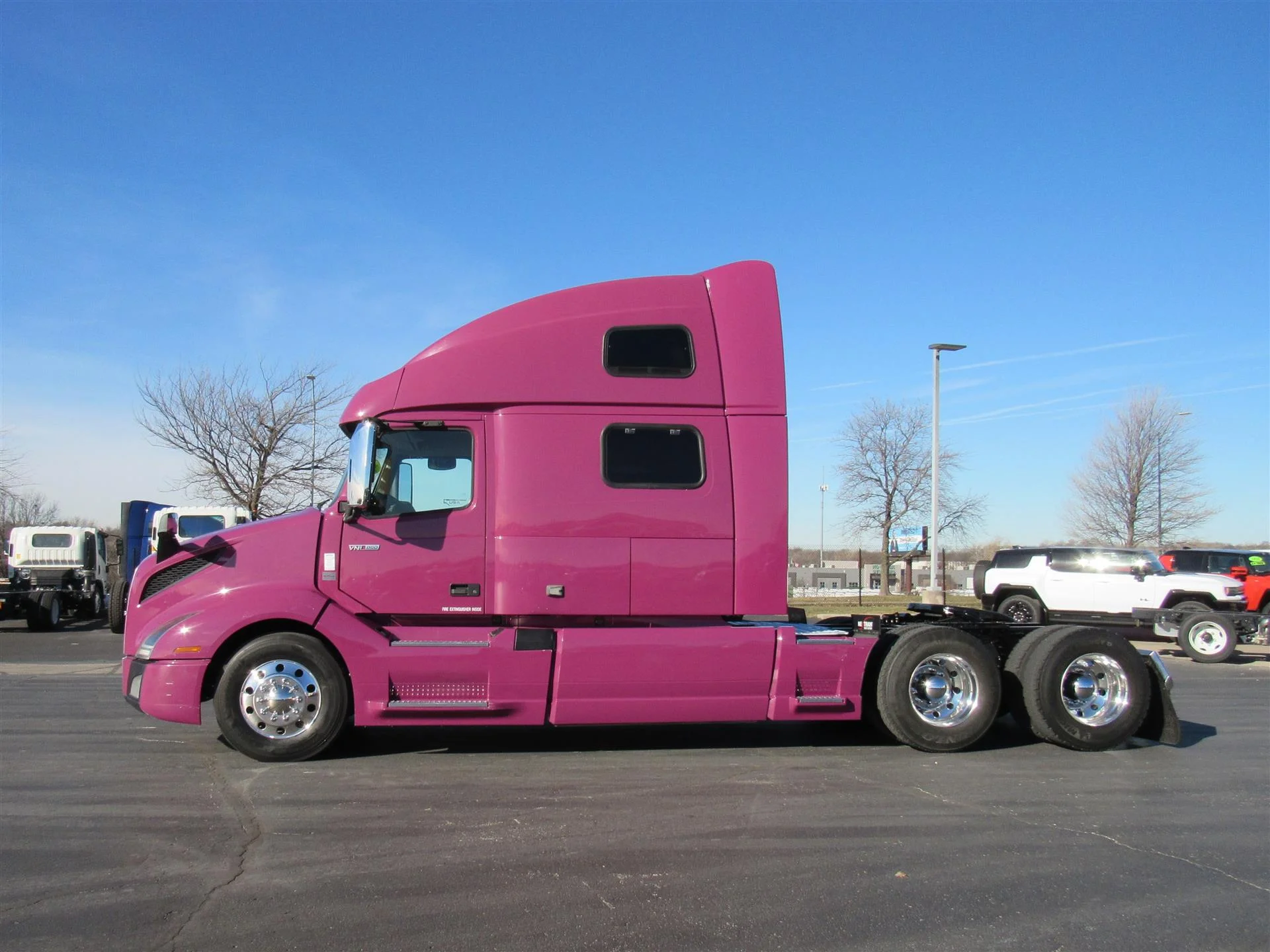 2020 Volvo VNL 860 - image 2