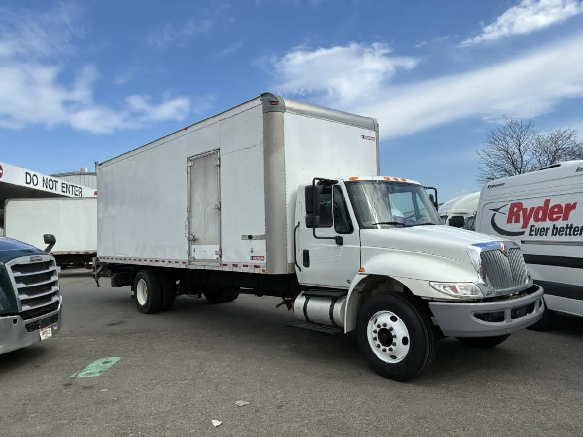 2019 International 4300 in Kearny, NJ — photo 3