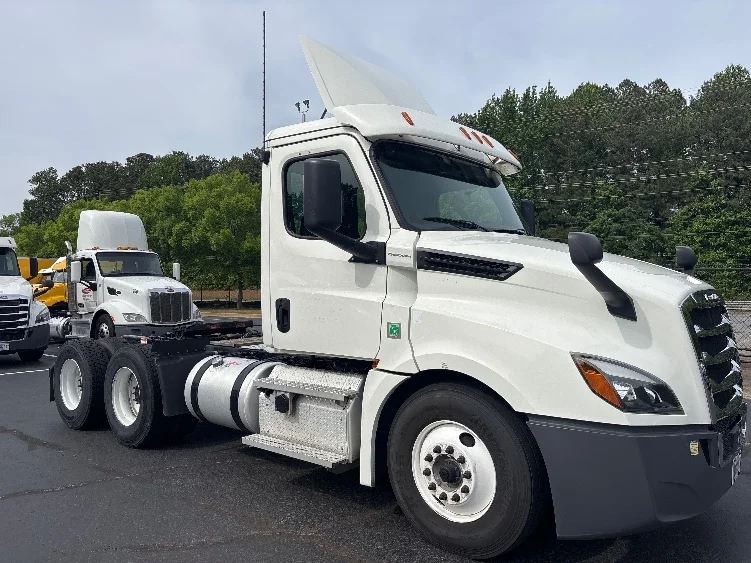 2020 Freightliner Cascadia