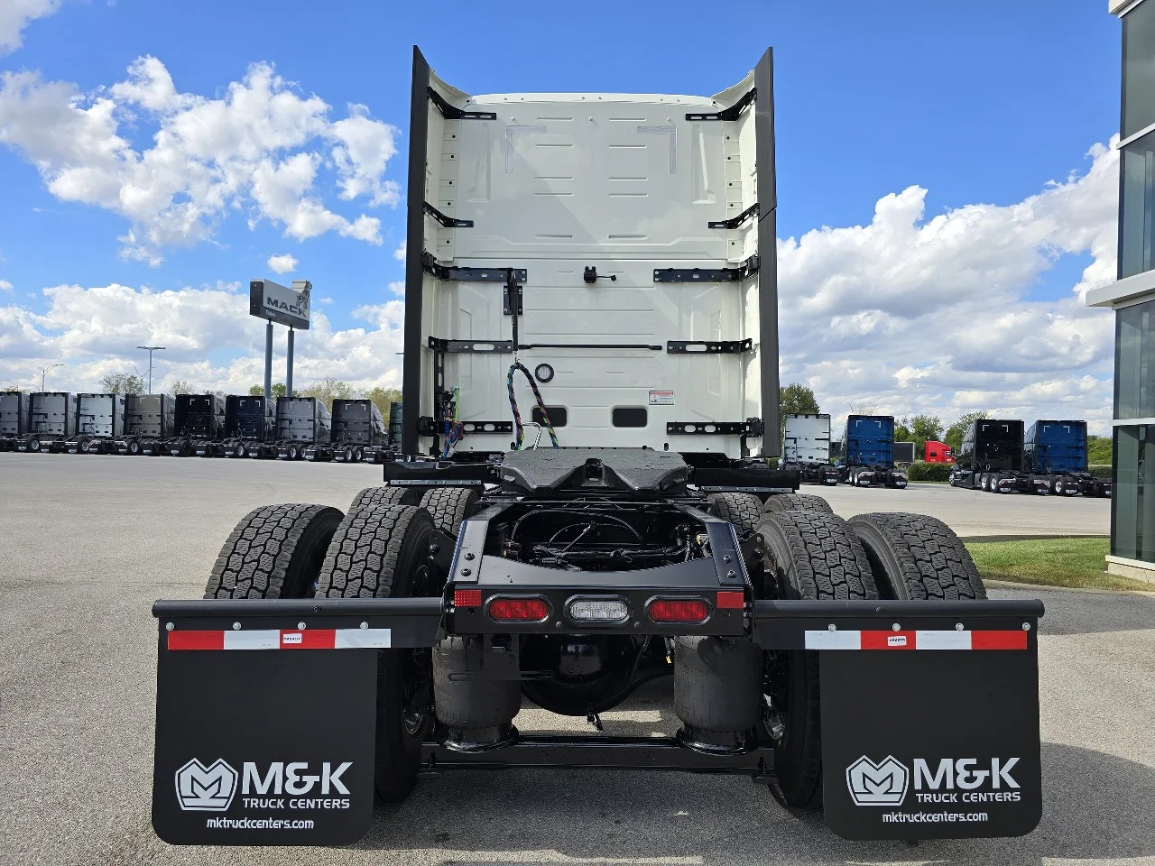 2026 Mack Pinnacle in Toledo, OH — photo 3