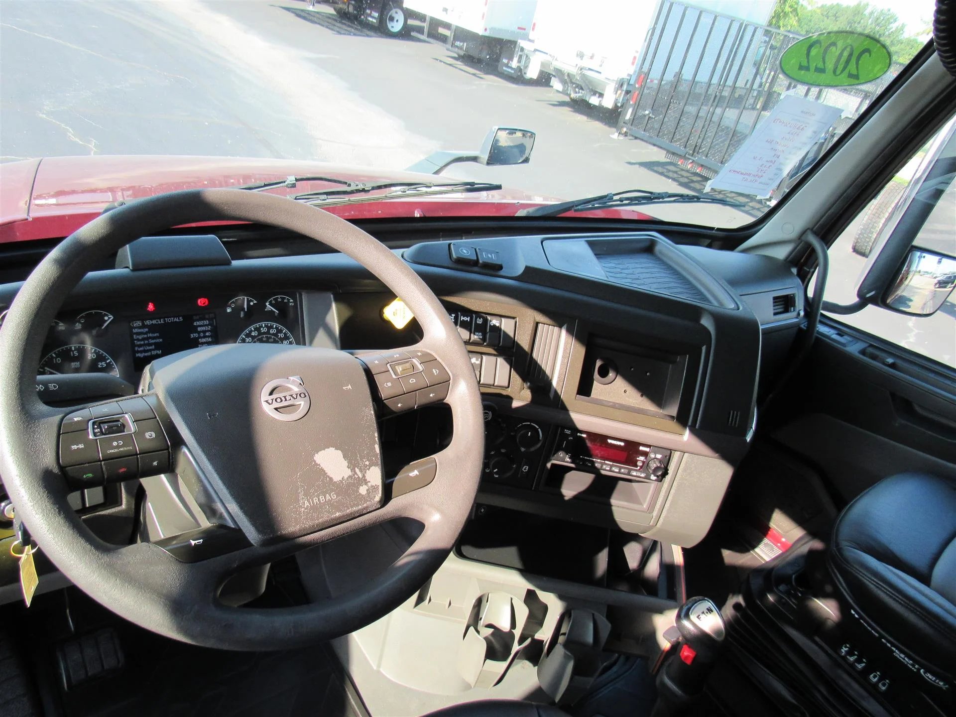 2022 Volvo VNL 860 in Kansas City, MO — photo 12