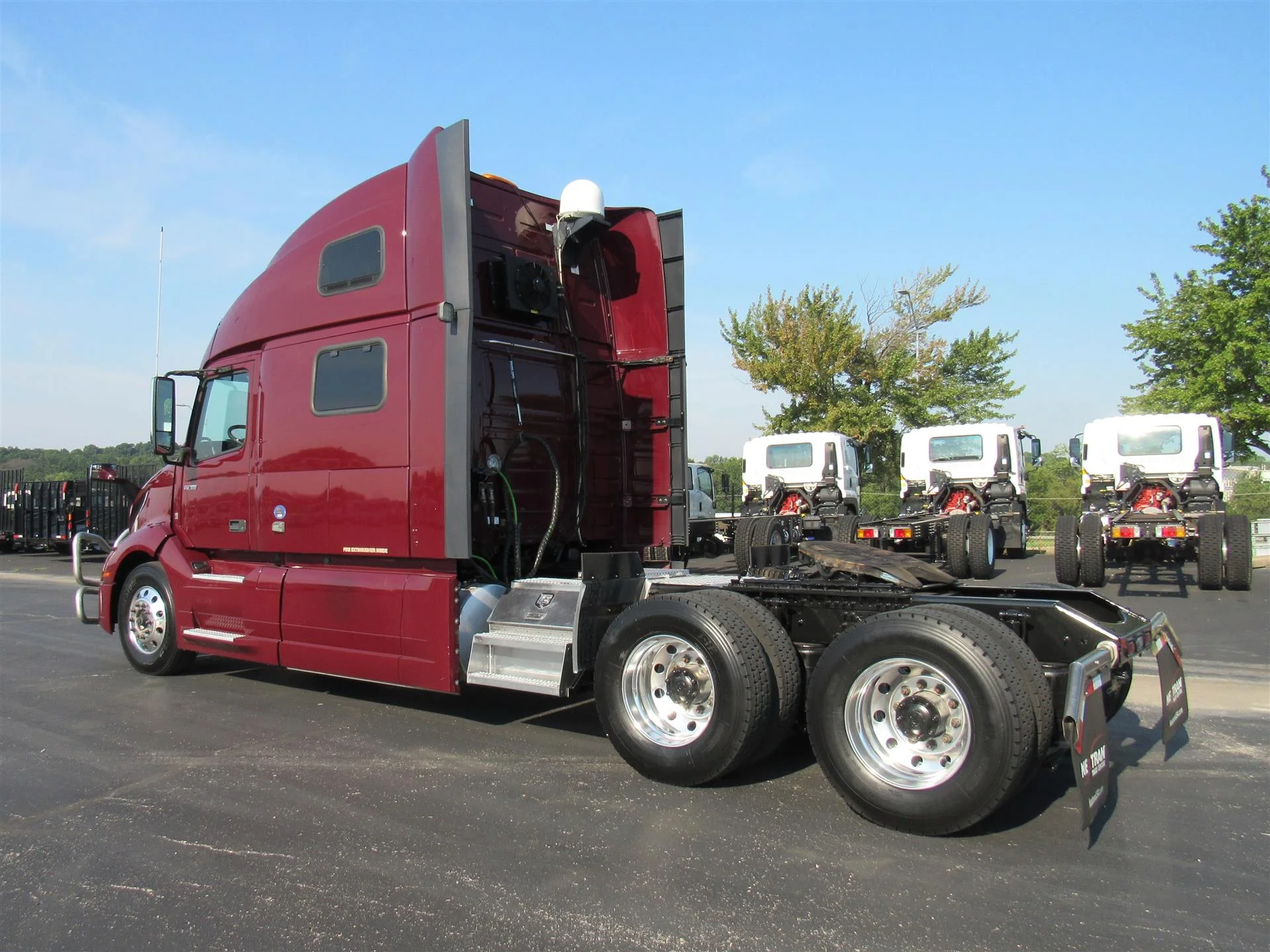 2022 Volvo VNL 860 in Kansas City, MO — photo 3