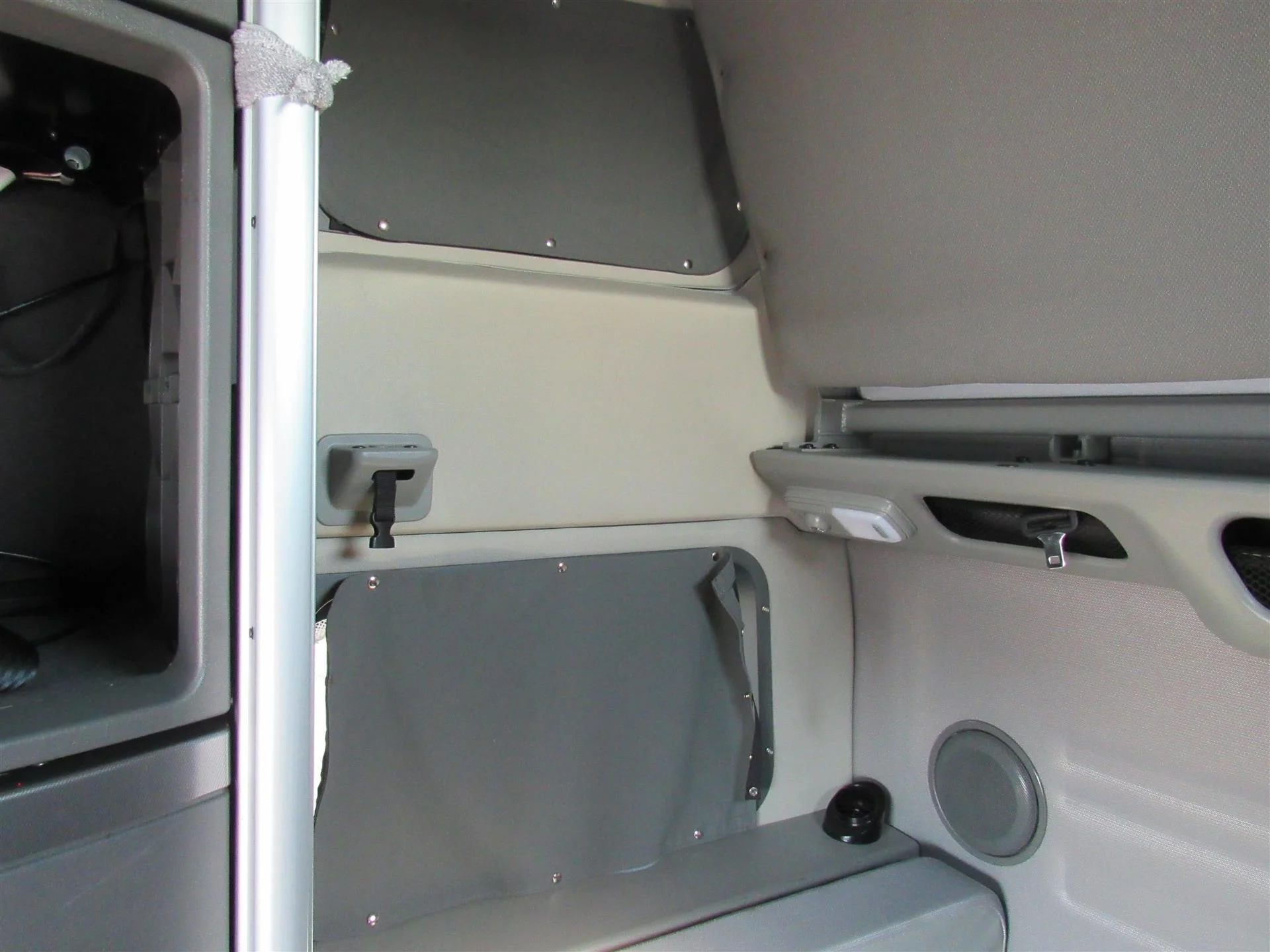 2022 Volvo VNL 860 in Kansas City, MO — photo 22