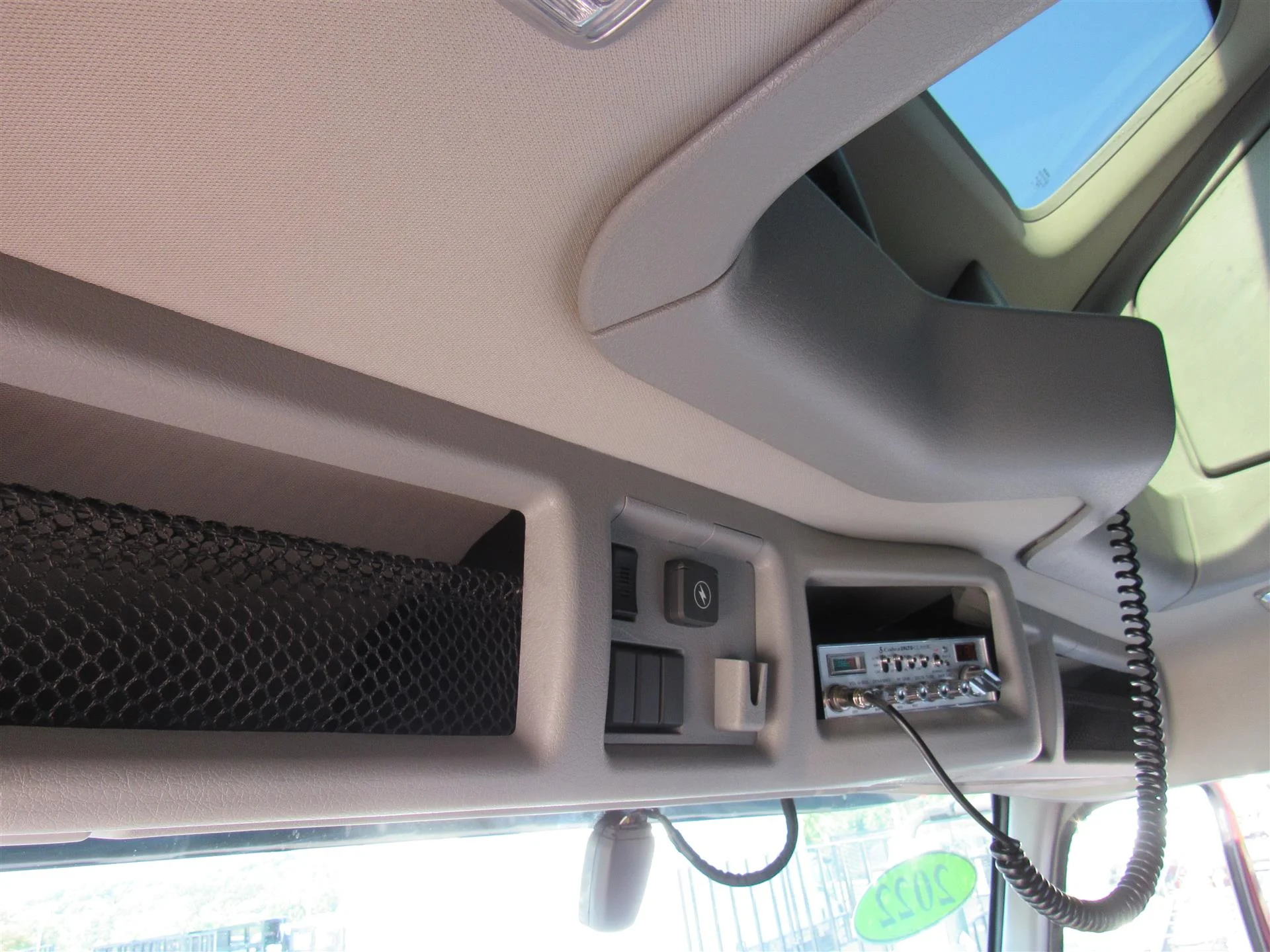 2022 Volvo VNL 860 in Kansas City, MO — photo 11