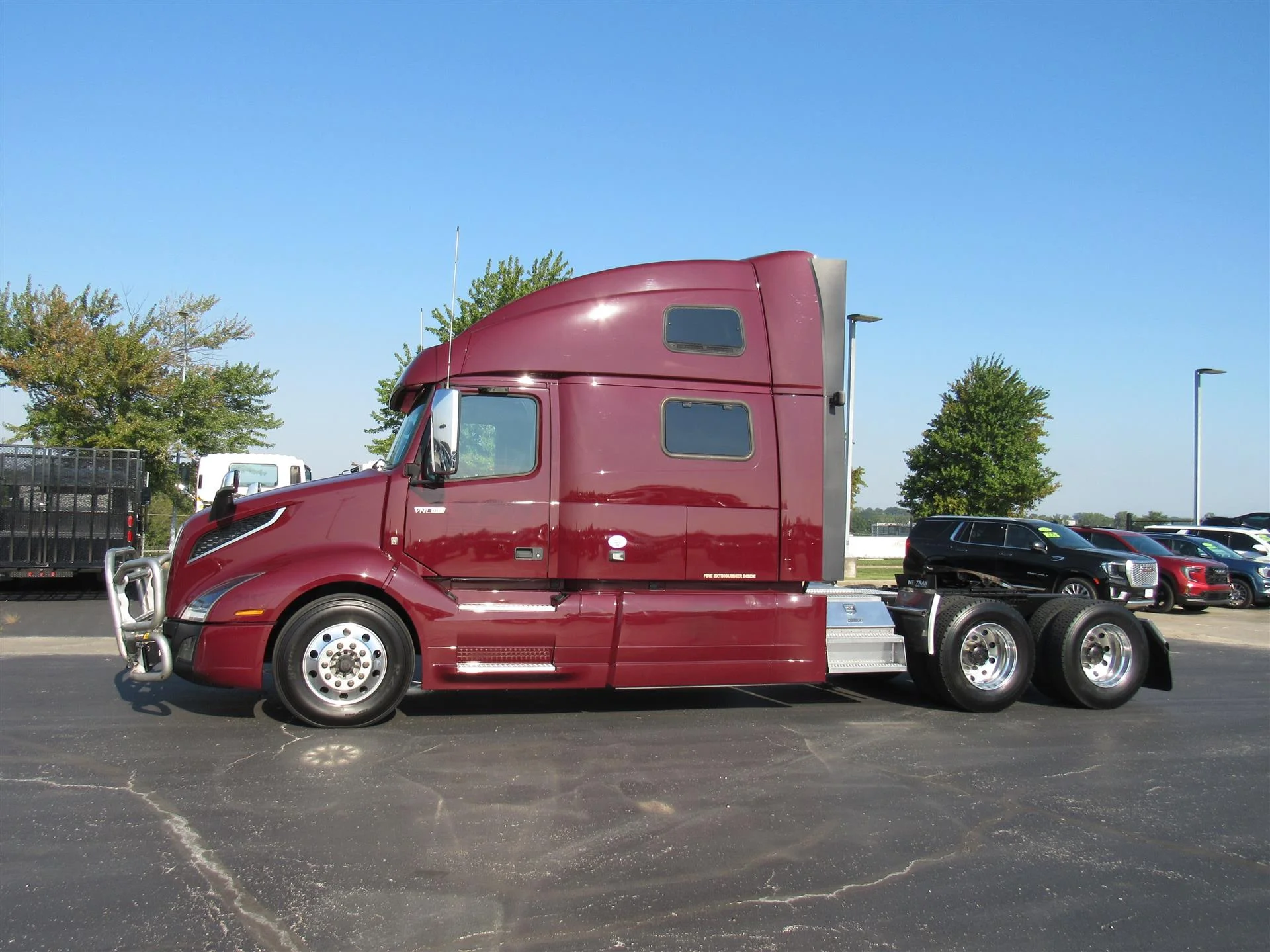 2022 Volvo VNL 860 in Kansas City, MO — photo 2