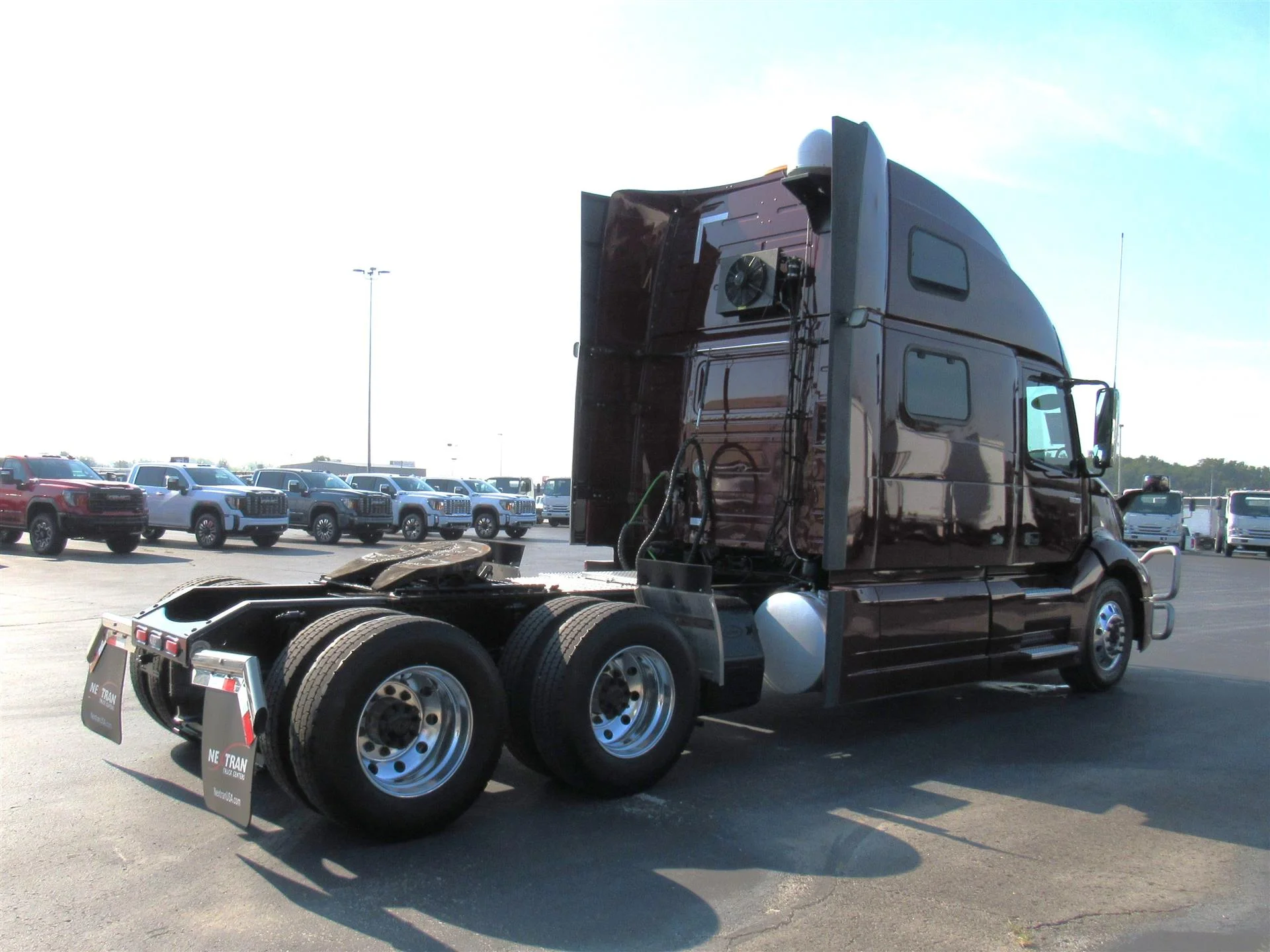 2022 Volvo VNL 860 in Kansas City, MO — photo 6