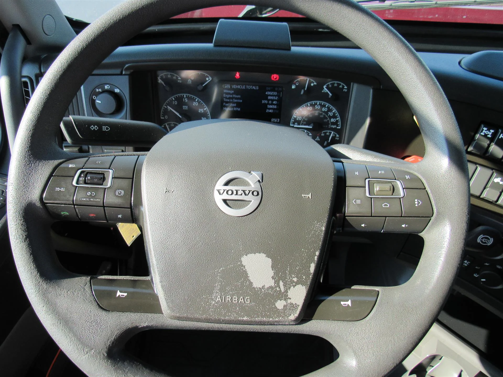 2022 Volvo VNL 860 in Kansas City, MO — photo 14