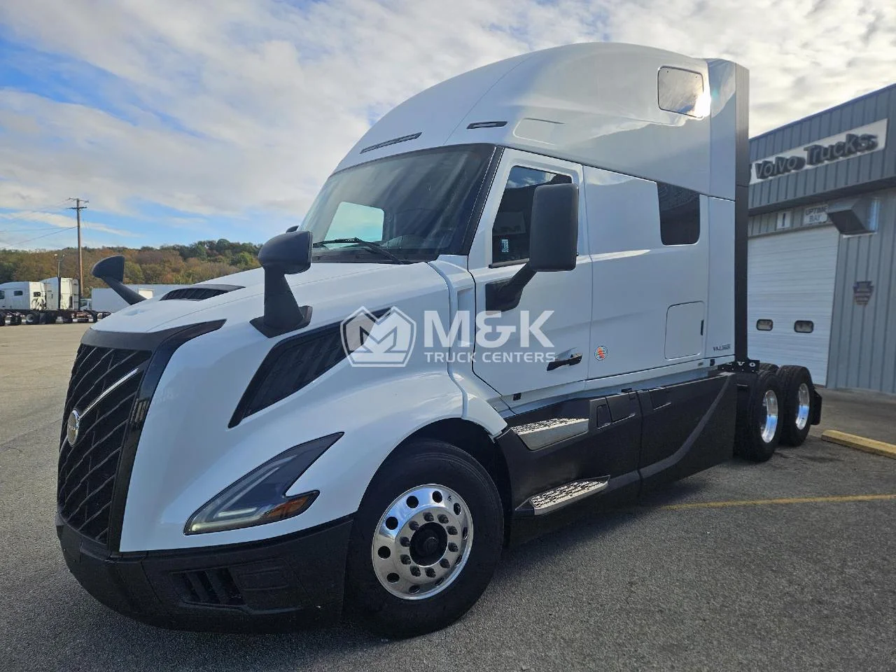 2026 Volvo VNL 860 in West Newton, PA