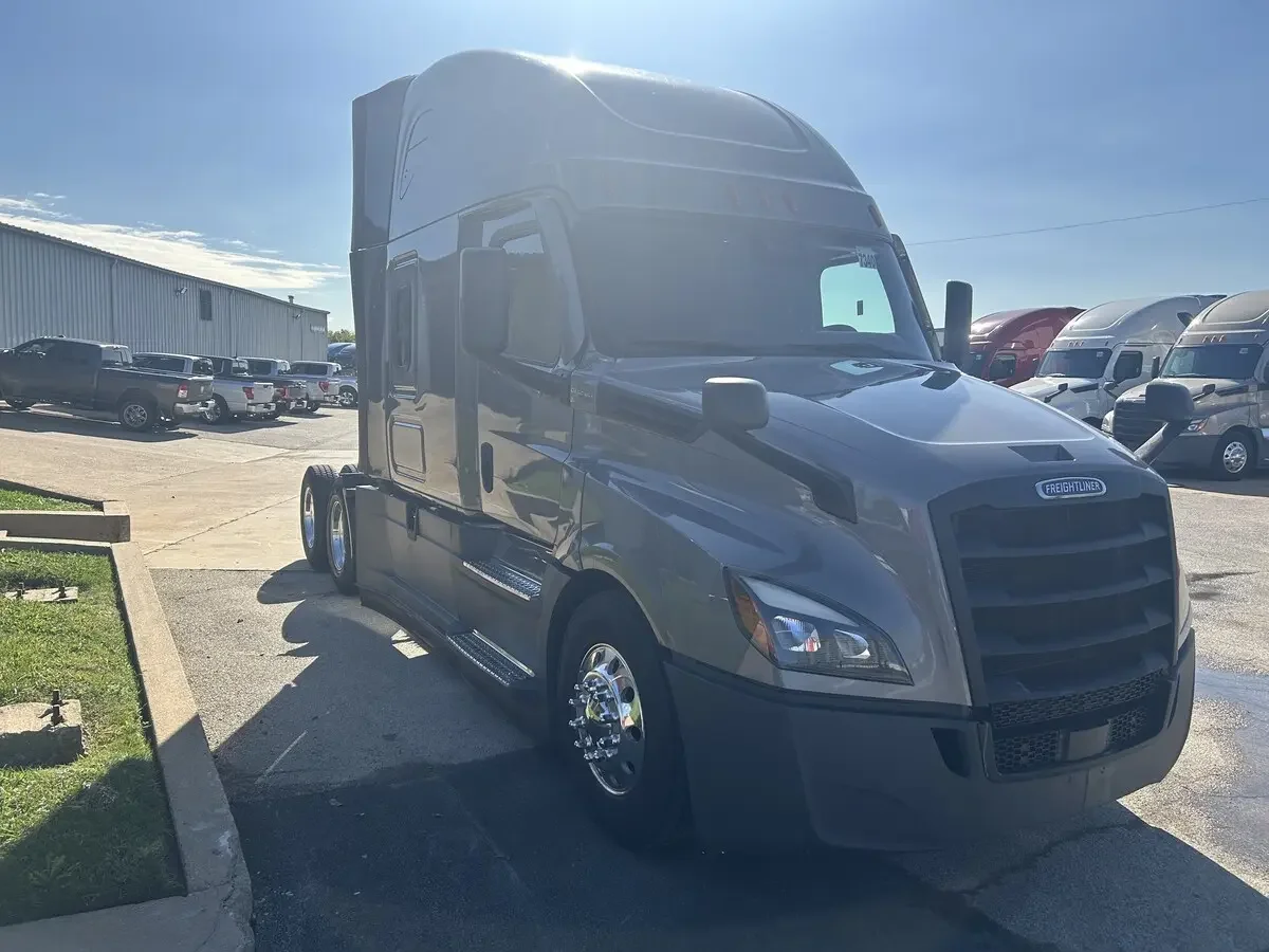 2021 Freightliner Cascadia in North Texas, TX — photo 3