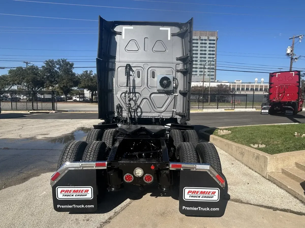 2021 Freightliner Cascadia in North Texas, TX — photo 6