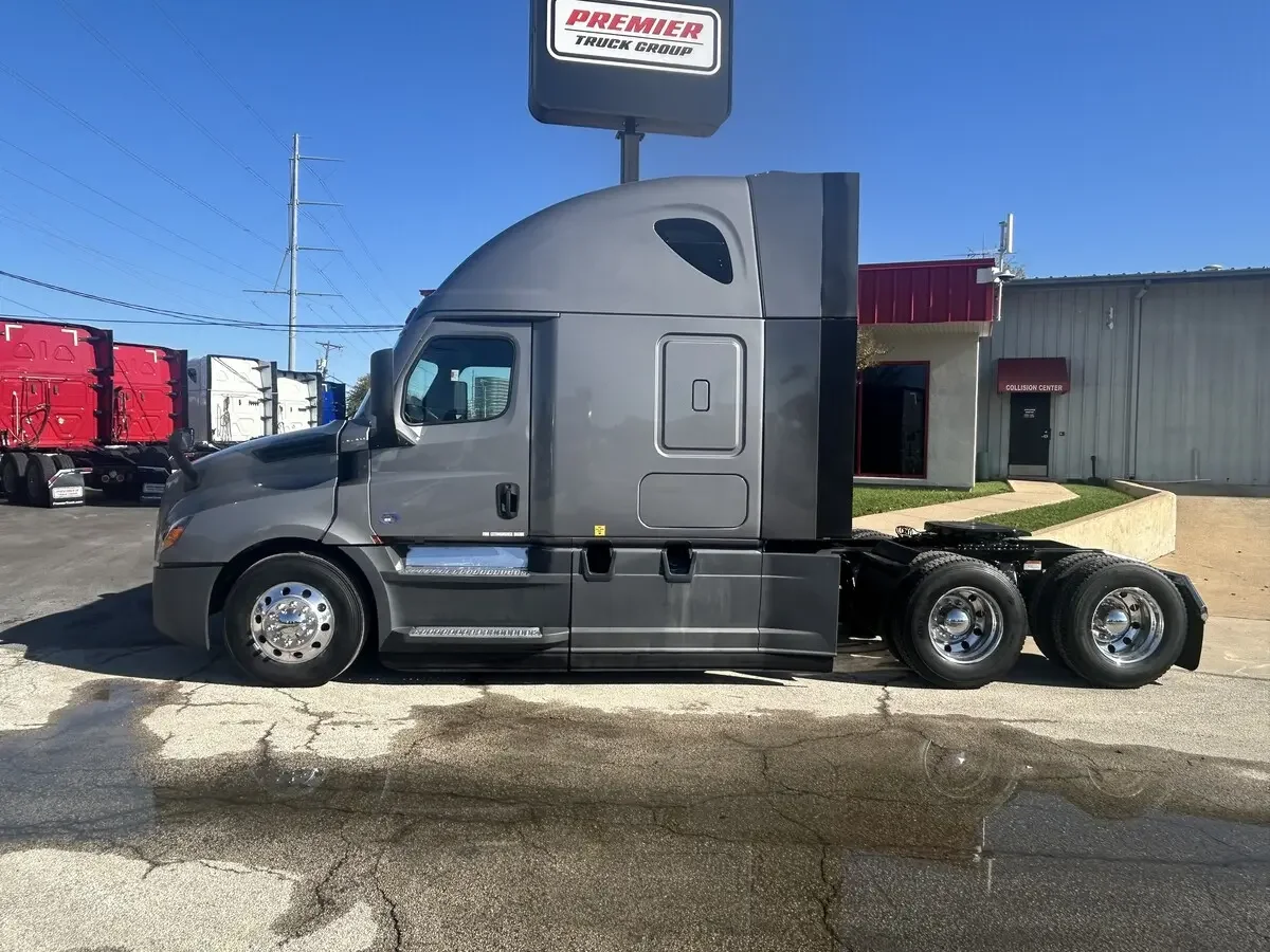 2021 Freightliner Cascadia in North Texas, TX — photo 8