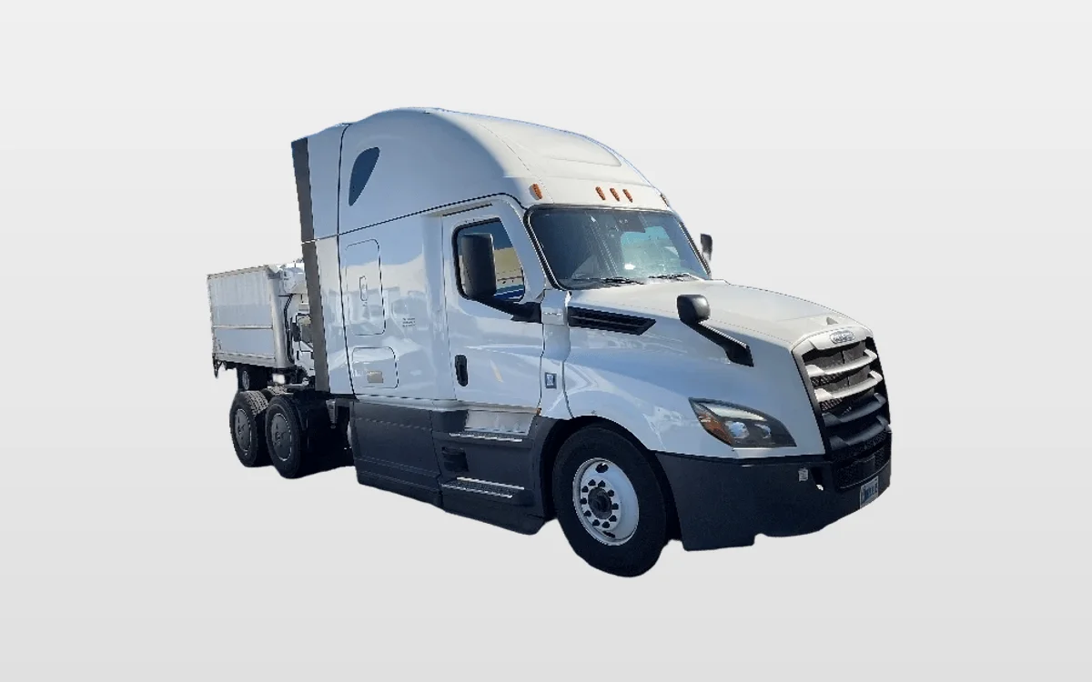 2023 Freightliner Cascadia - image 1