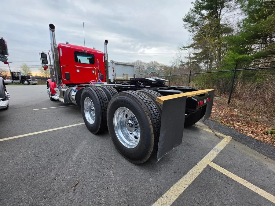 2027 Peterbilt 589 in Johnston, RI — photo 7