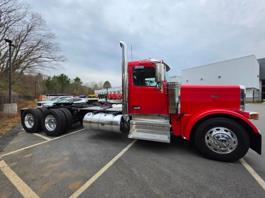2027 Peterbilt 589 in Johnston, RI — photo 8