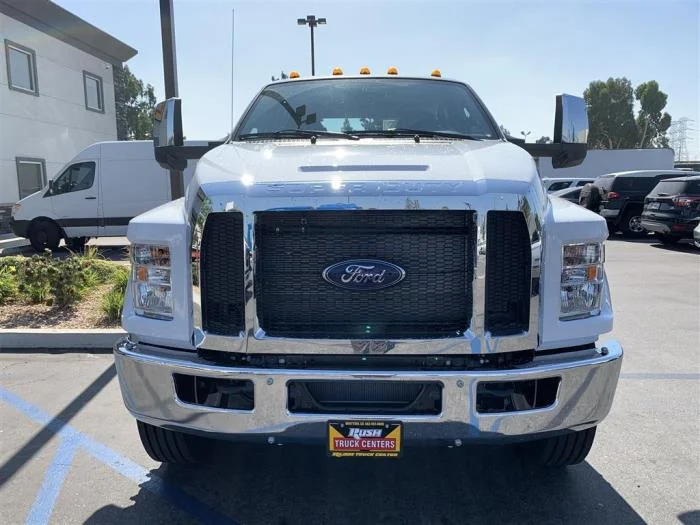 2027 Ford F-650 — photo 8