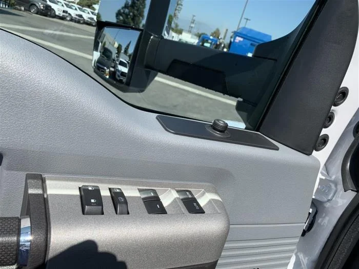 2027 Ford F-650 — photo 17