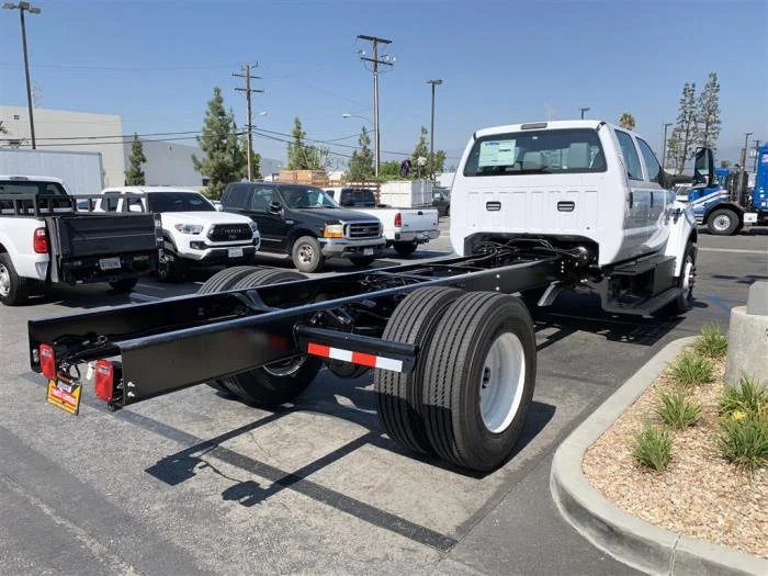 2027 Ford F-650 — photo 6
