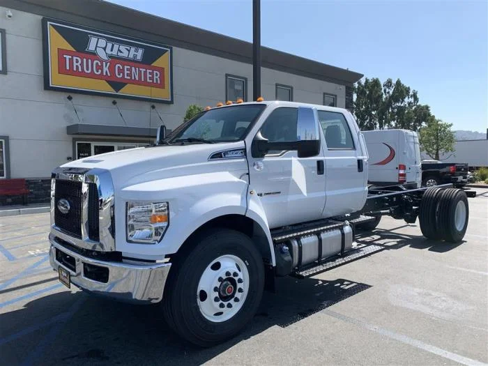 2027 Ford F-650 — photo 2