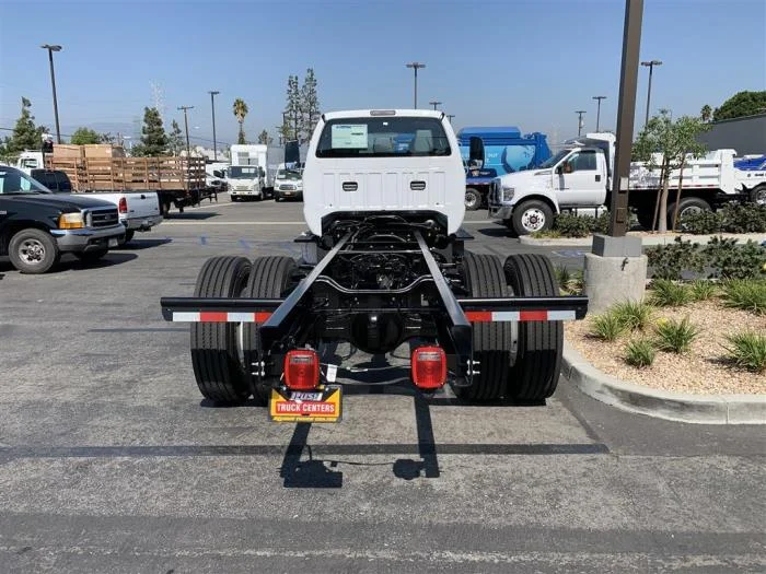 2027 Ford F-650 — photo 5