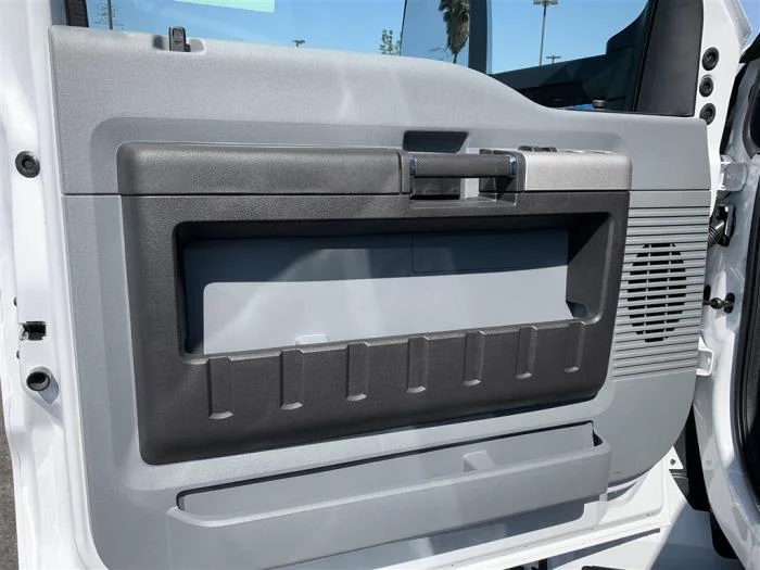 2027 Ford F-650 — photo 15