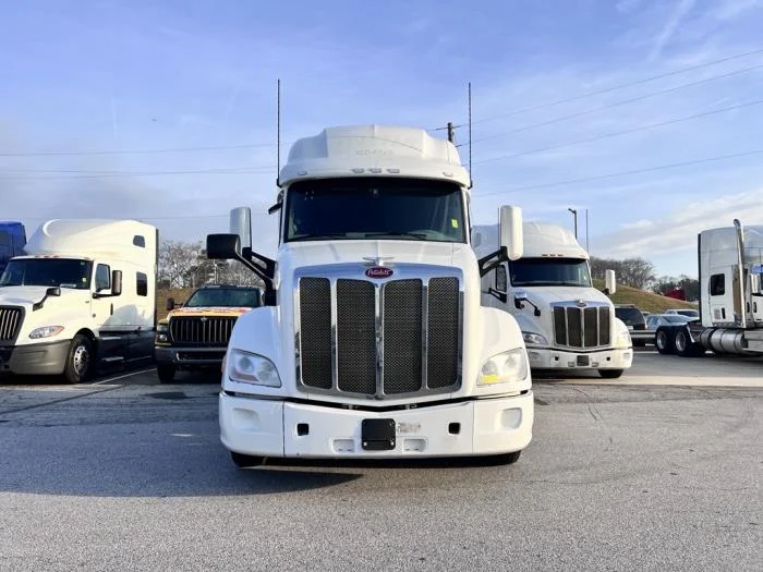 2022 Peterbilt 579 - image 4
